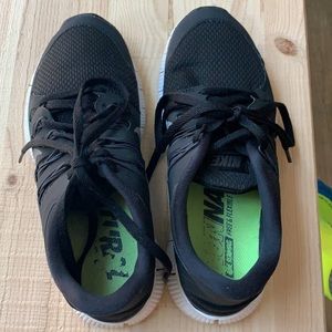 TWO PAIR Nike black running shoes sneakers 7 5.5